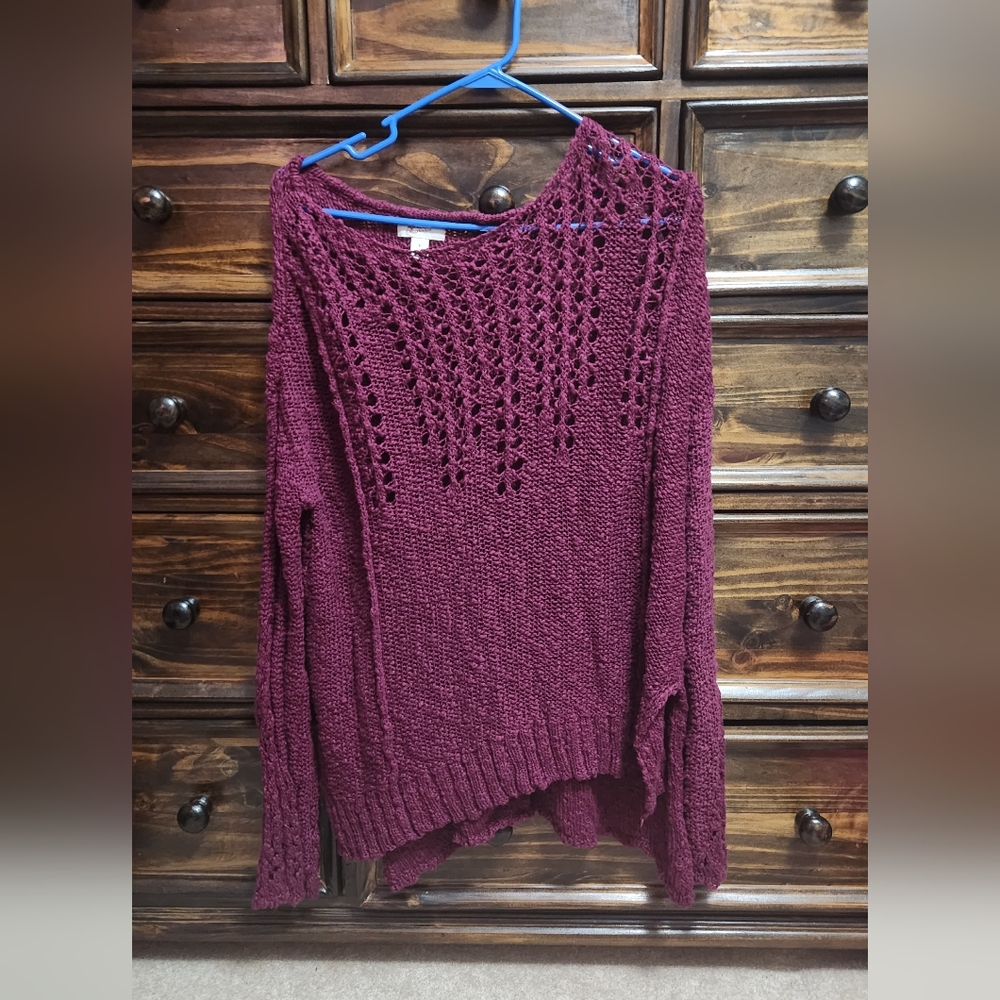 Maroon sweater